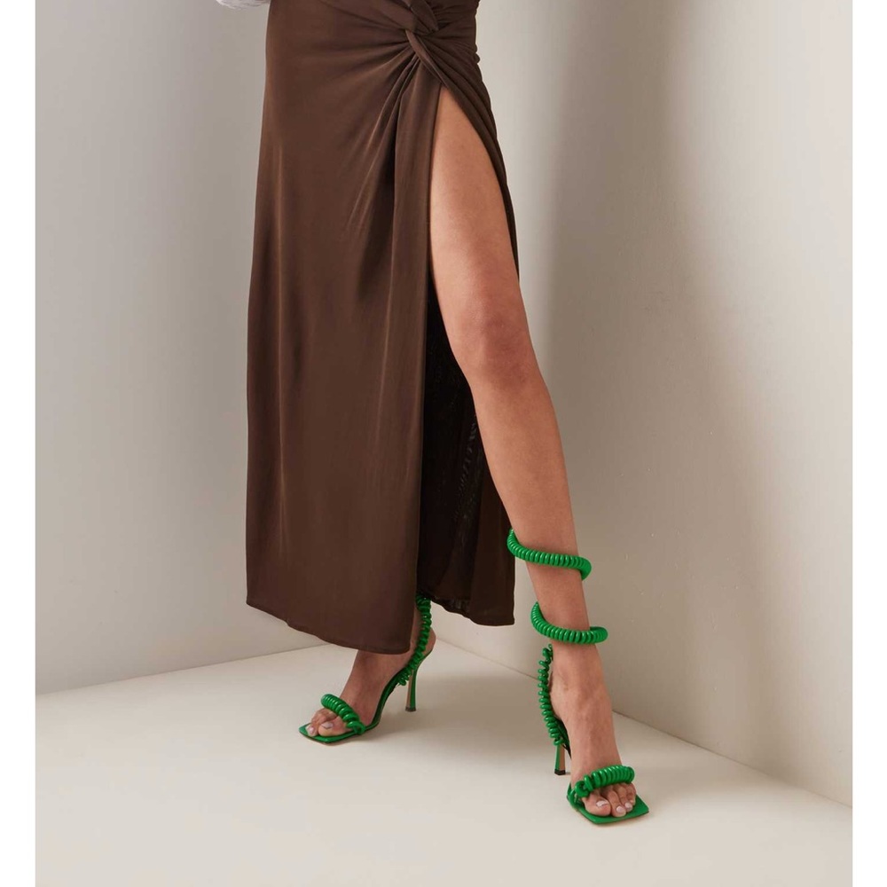 BV WIRE HEELS